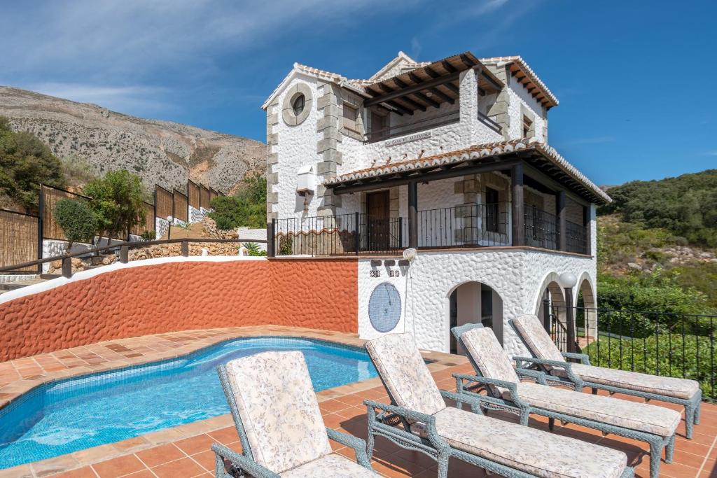Gallery image of this property