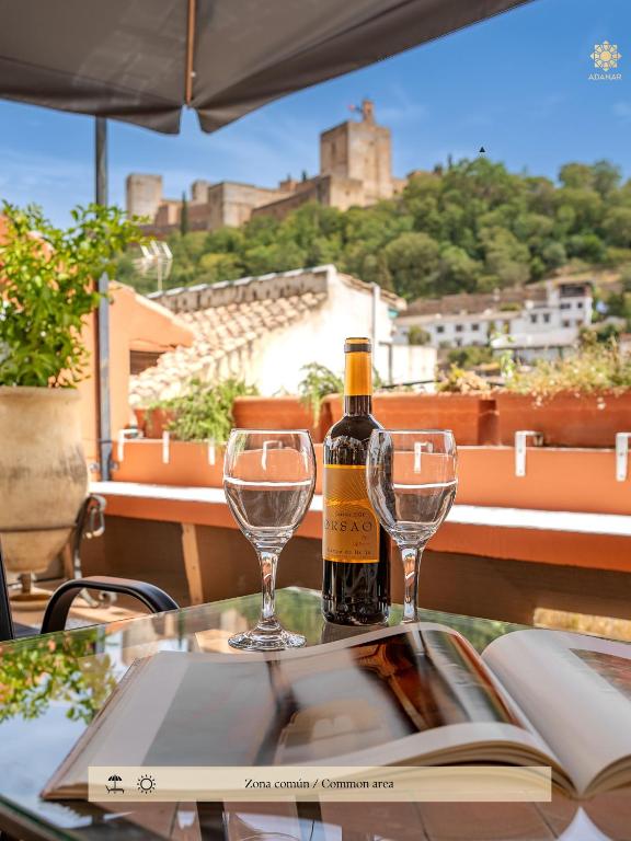 La Alhambra, Granada, Andalusien