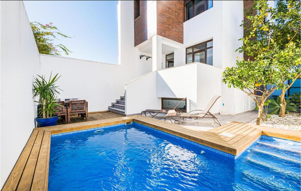 Gallery image of this property
