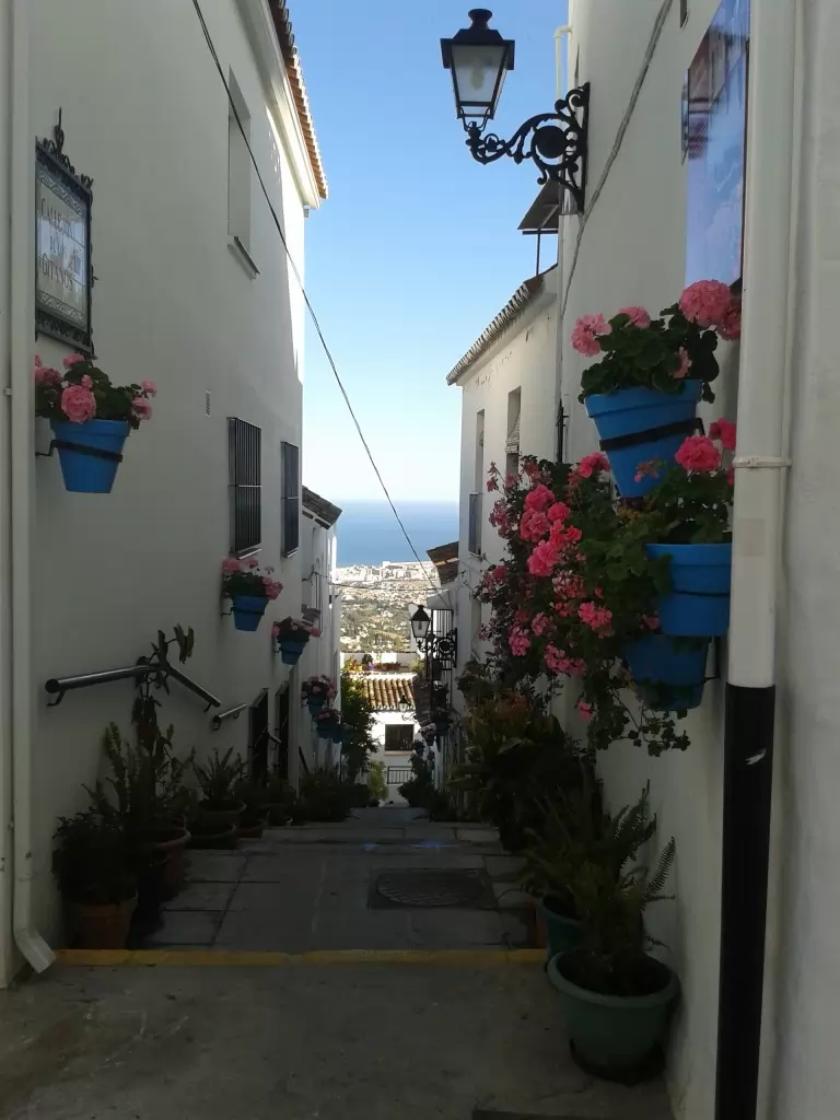 Too Many Tourists Everywhere? Here is how you find the authentic on your trip to Andalusia