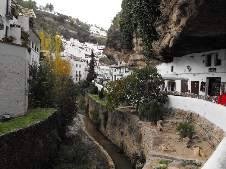 The river passing through Setenil de las Bodegas