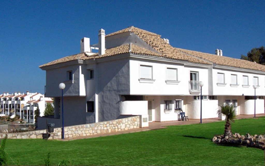 A Wonderful Townhouse For 4-5 Persons On The Way Towards The Whitewashed Village Of Mijas