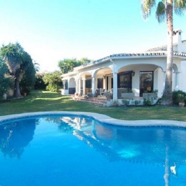 Privileged luxury Villa in Cabopino town