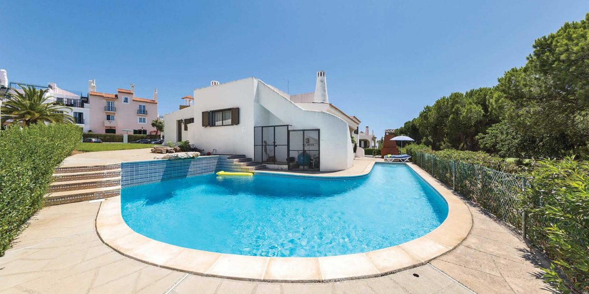 Amazing pool villa at the Algarve
