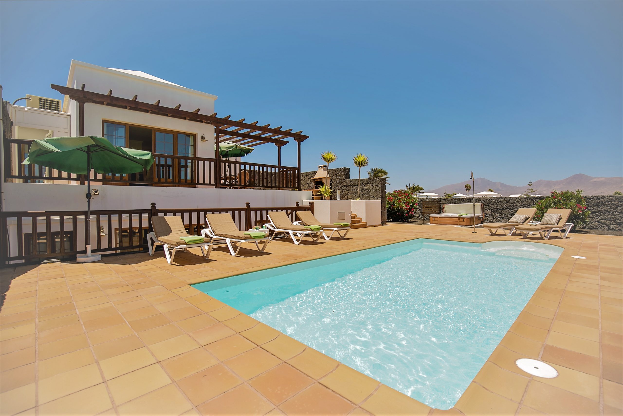 Luxury Villas For 6-8 Persons With Private Heated Pool And Great Views on Lanzarote