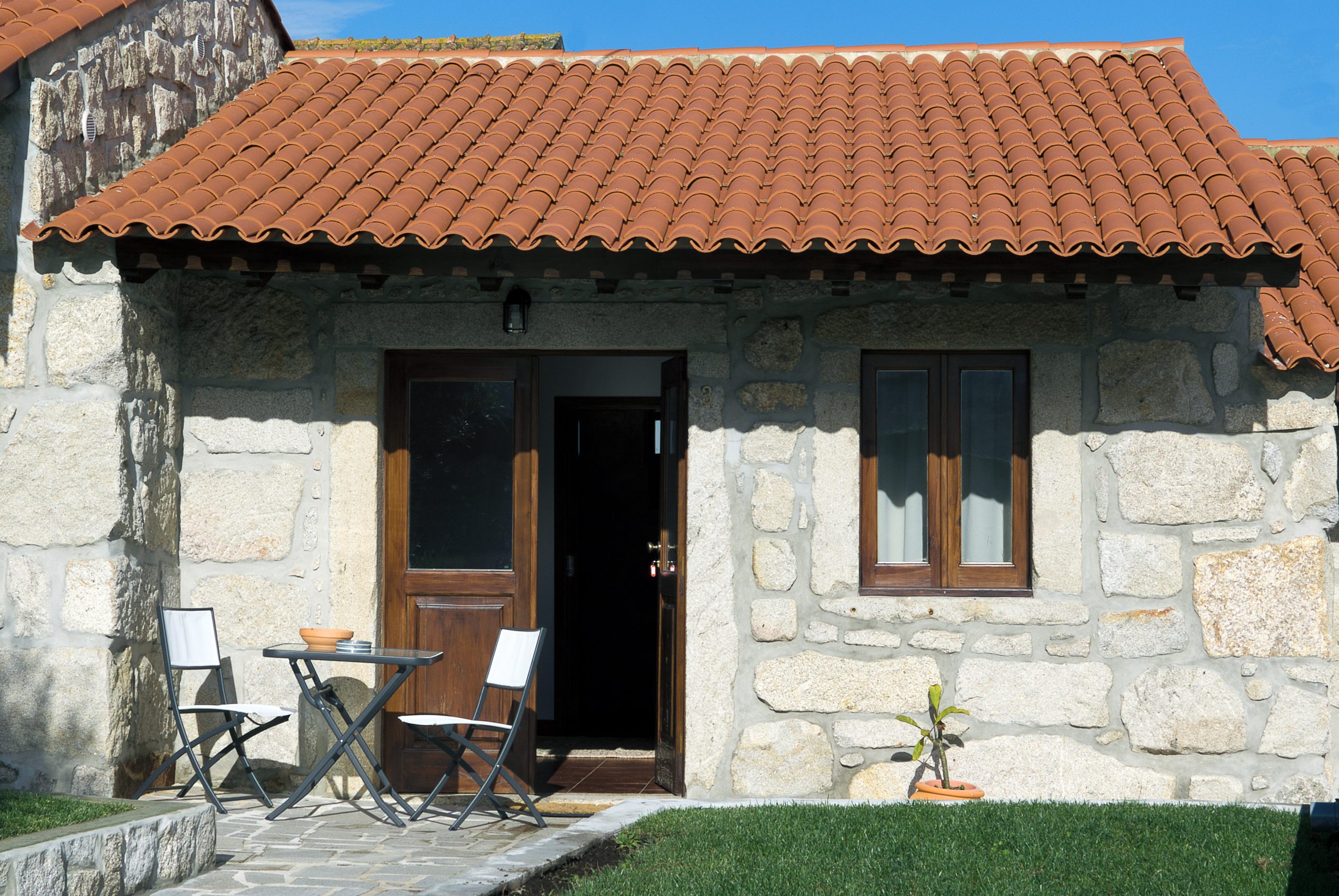 Stone cottages for 2-8 persons in an old farmhouse in Viana do Castelo, North Portugal