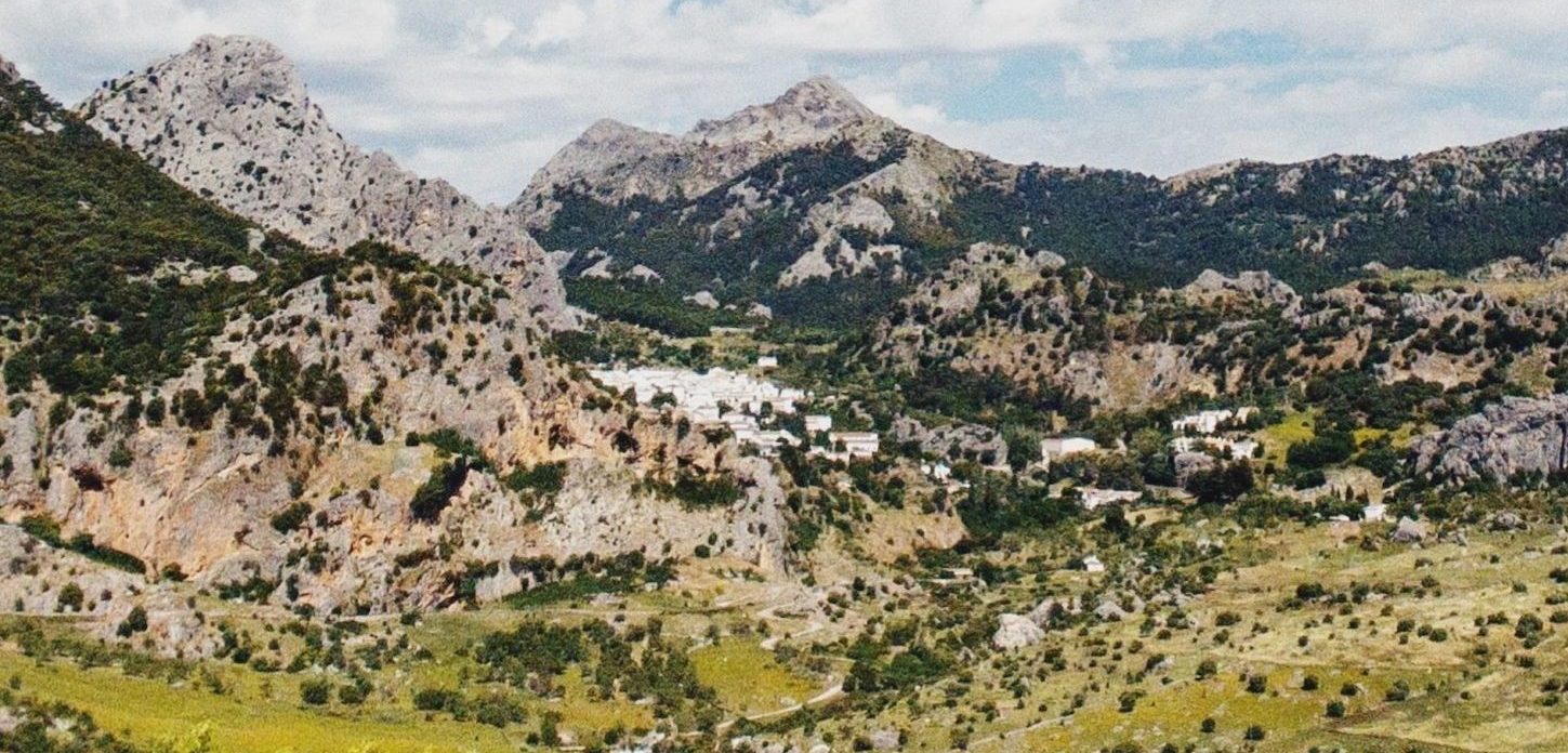 One of the most beautiful whitewashed Andalusian villages, nestled under  a stunning national park and with world-class hiking trails on your  doorstep: Grazalema has it all!
