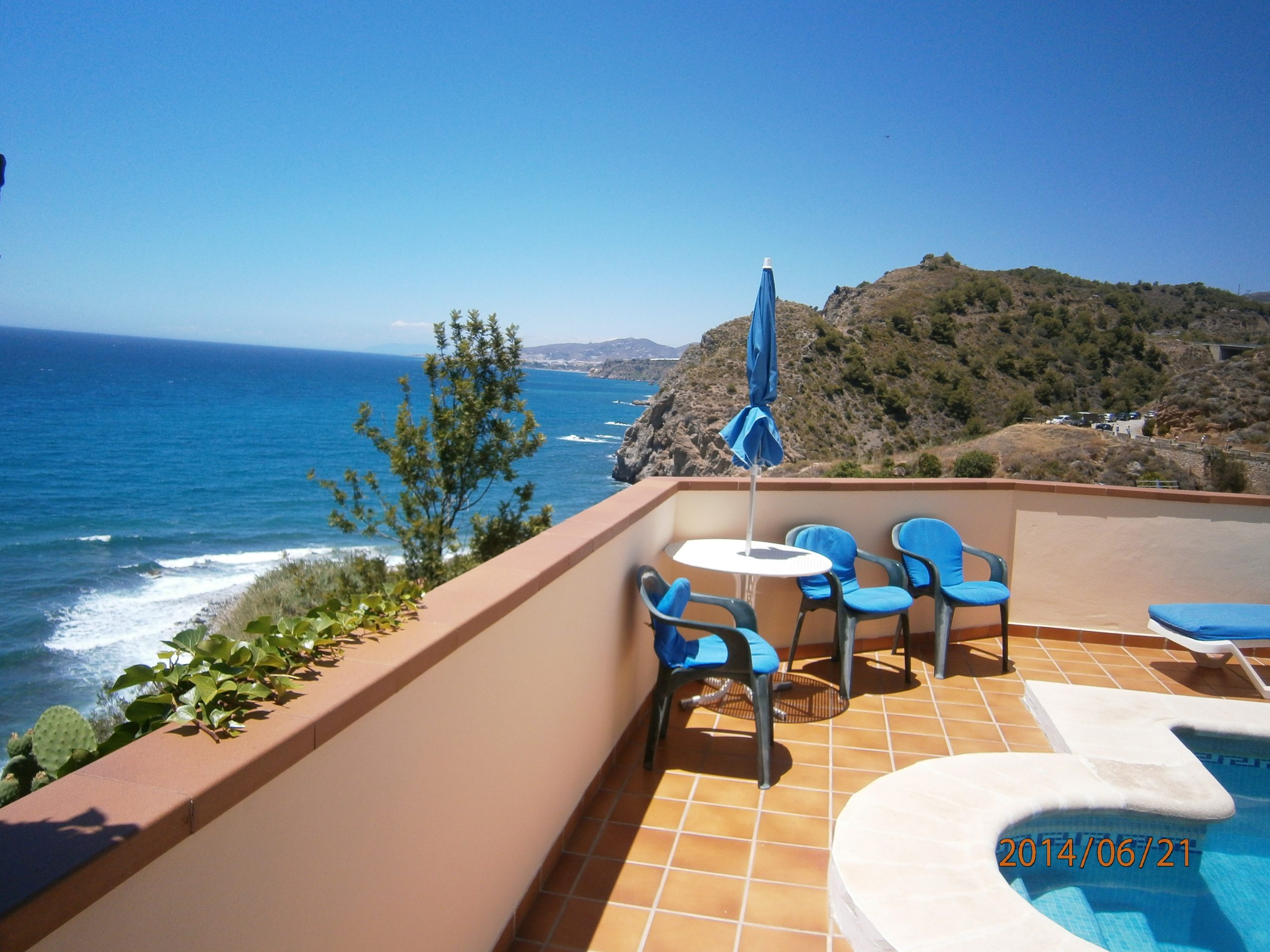 Tranquil Villa For 2-4 People With Pool On The Seaside By Nerja