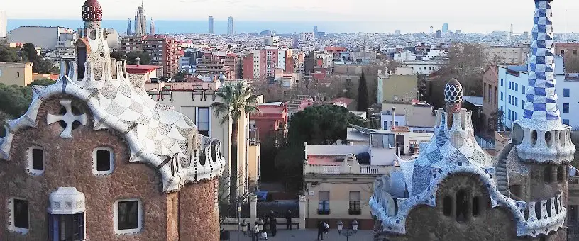 Example of sign near Park Güell in Barcelona: »Tourists destroy my neighbourhood«